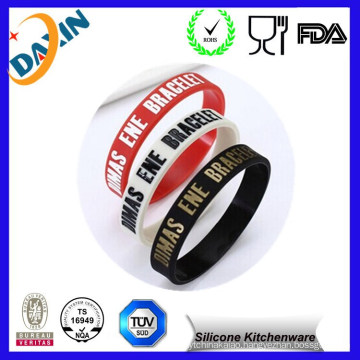 China Factory Small MOQ Debossed Silicone Customized Bracelet